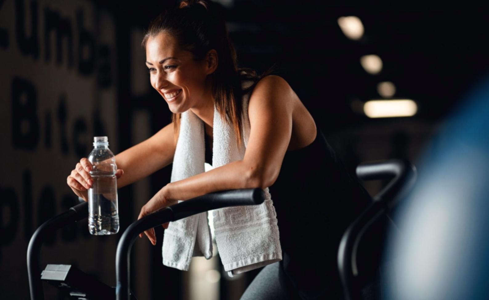 Participantes en sesión de crossfit en Lejewoj